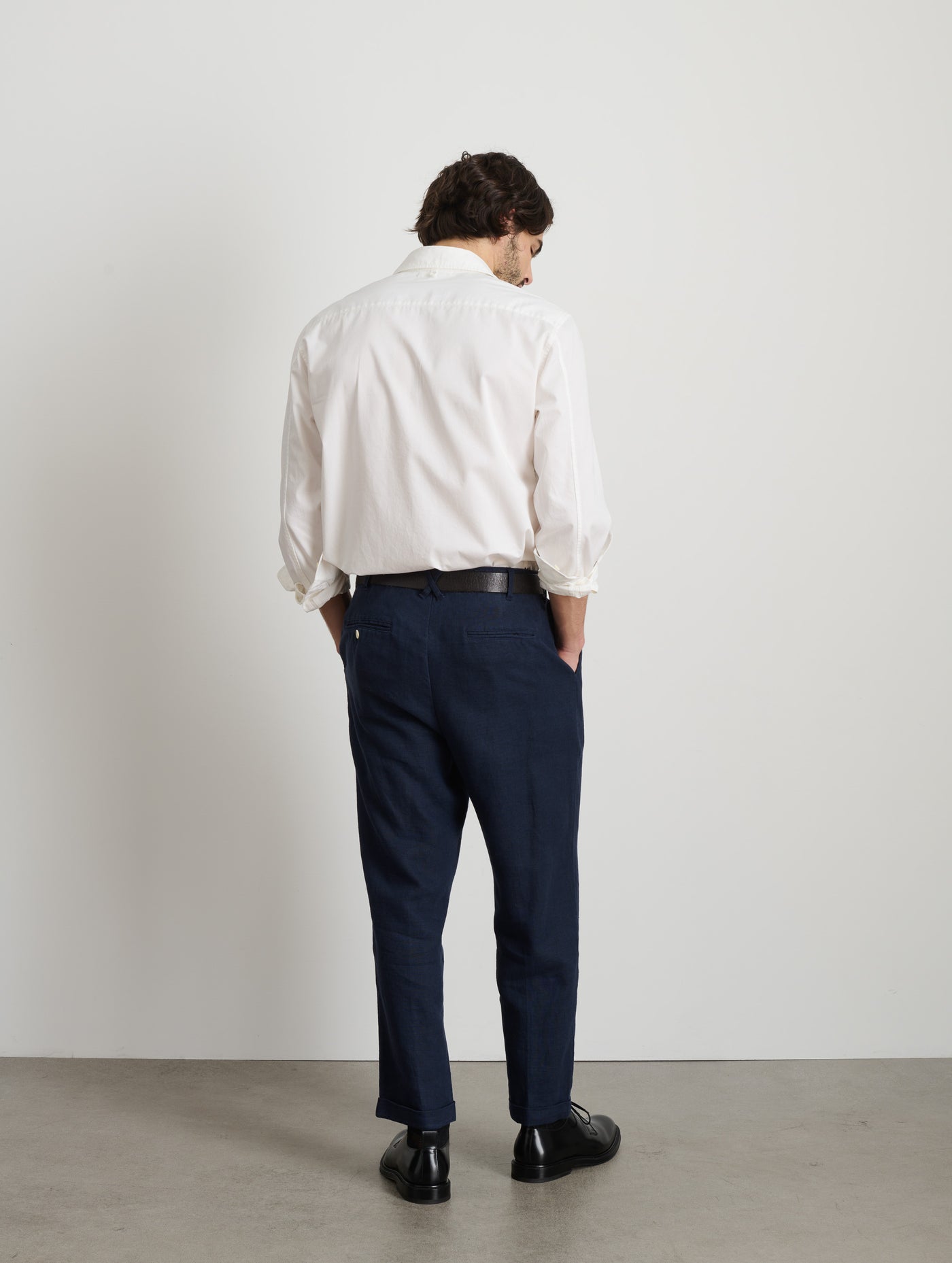 Alex Mill's Pleated Pants Will Convince You to Ditch the Flat